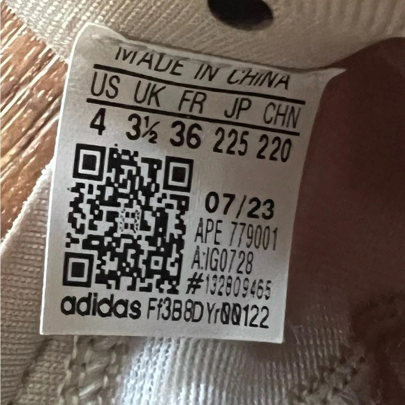 Trae Young 3 J Adidas basketball shoes sneakers size US 4 modern futuristic - Picture 11 of 12